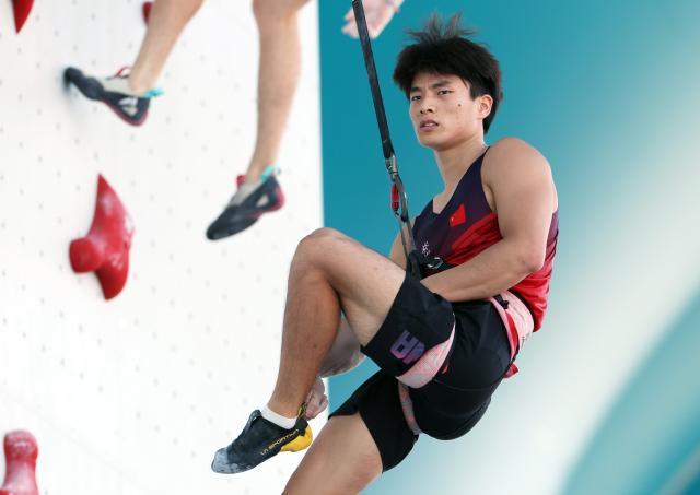 1723122967793024059.jpg 巴黎奥运会丨攀岩——男子速度资格赛:伍鹏晋级+XxjpseC007208_20240807_MVPFN0A001.jpg